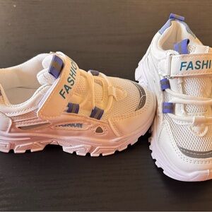 Toddler Sneakers Shoes 10.5. “New”